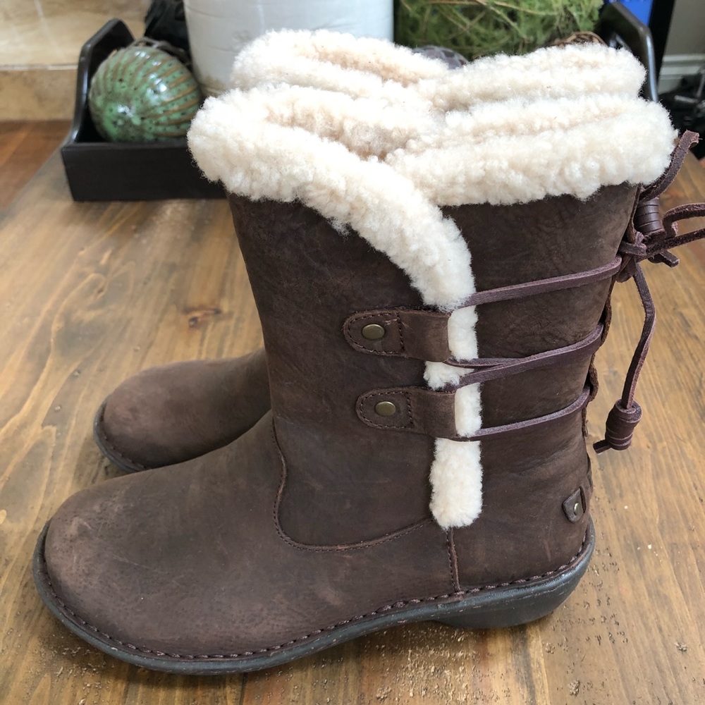 UGG Akadia boot BRAND NEW - Picture 6 of 8
